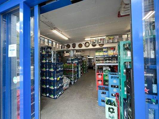 Eingang Getränkemarkt