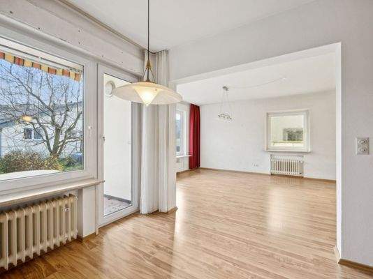 Essbereich mit Wohnen