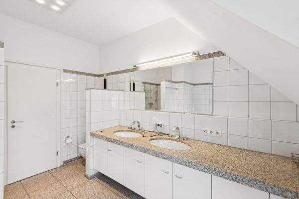 Bad en Suite Schlafzimmer 4 