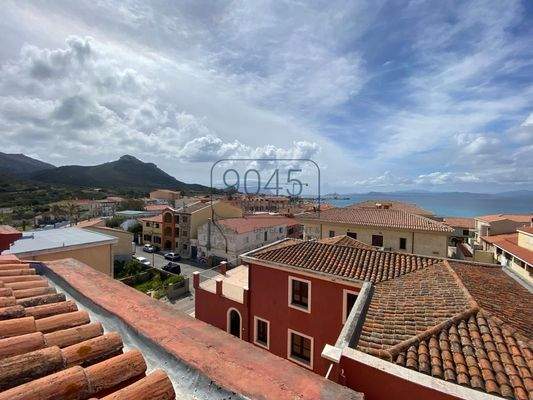 Penthouse mit Panoramaterrasse und atemberaubendem Meerblick in Golfo Aranci 