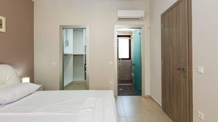 Stonevilla For Sale in Almirida, Stonevilla For Sa