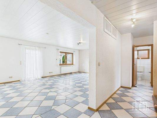 CAM02839G0-PR0332-STILL010