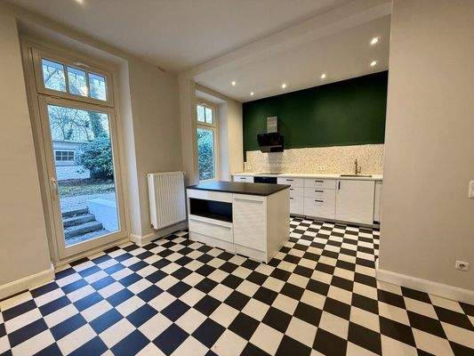 Küche mit Terrassenzugang