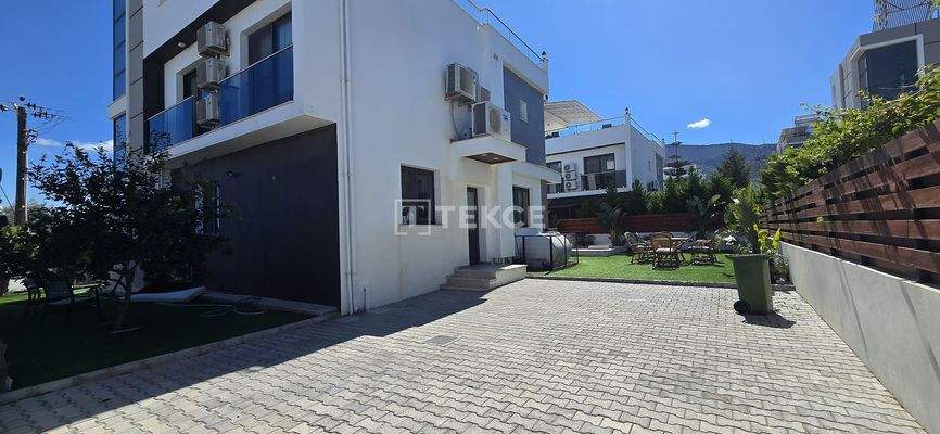 Detached Villa in a Complex Close to Beach and City Center in Girne