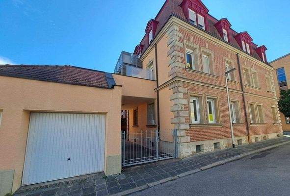 Aussenansicht Haus mit Dachterrasse