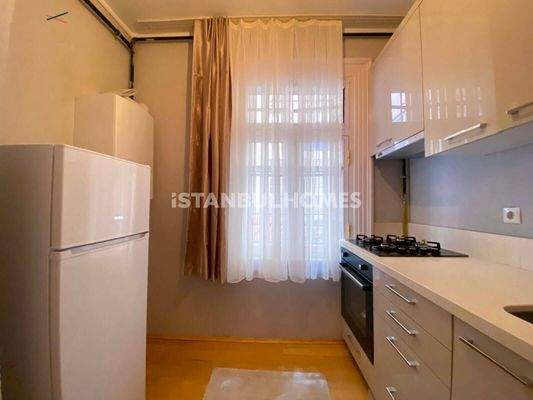 Fully Renovated Furnished 5-Storey Building in Istanbul Fatih