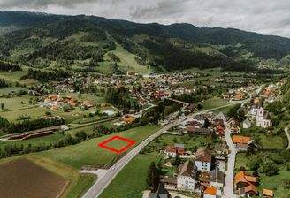 Lage mit Skiberg im Hintergrund