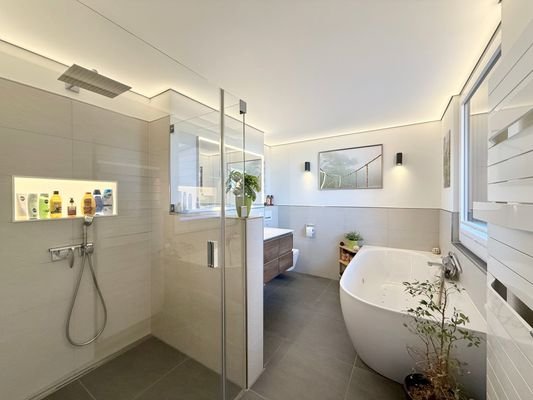 Badezimmer (Ebene 2)