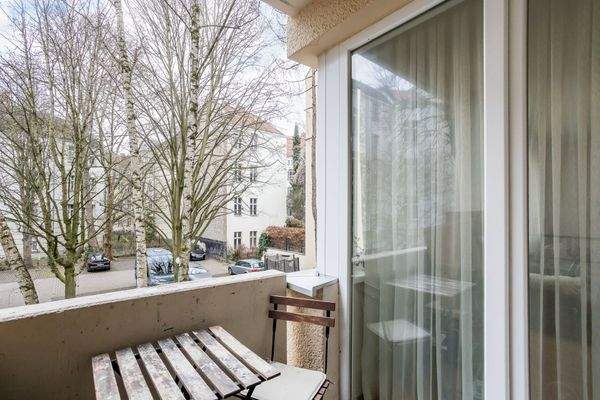 Loggia zum ruhigen Innenhof