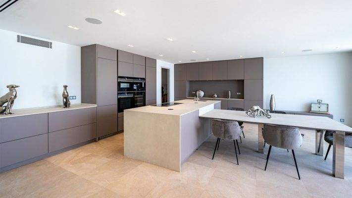 Villa in erster Meereslinie zum Verkauf in Cala Vinyes, Mallorca