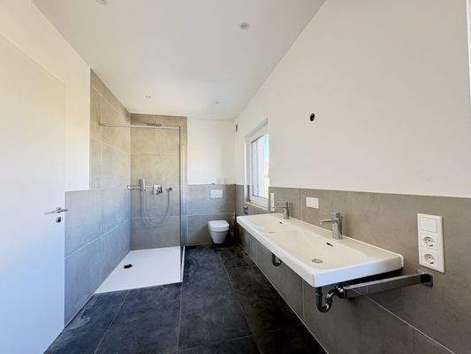 Badezimmer im Dachgeschoss