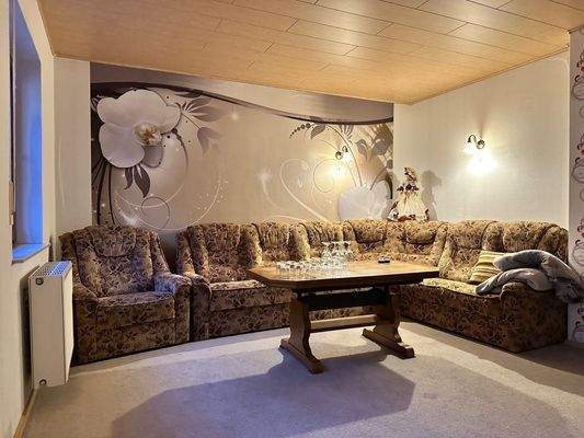 Wohnzimmer im EG (Hochparterre)