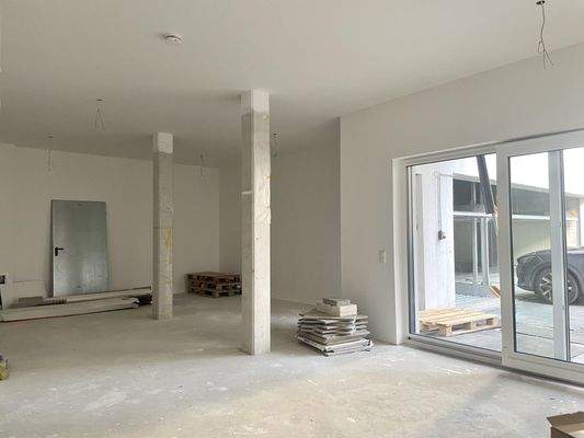 Gewerbeeinheit hinten