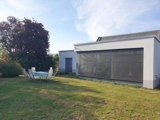 Teilansicht Garten u. Haus  (3)