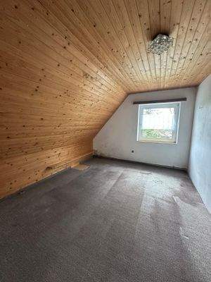 Schlafzimmer 1 OG Haupthaus.jpg