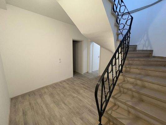 Treppe ins Untergeschoss 