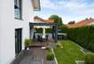 Garten mit Jacuzzi und Pool