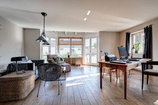 Großzügiger Wohn- oder Schlafraum im Obergeschoss