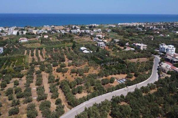 Kreta, Maleme: Villa in mediterraner Anlage mit Olivenhain und Meerblick zu verkaufen