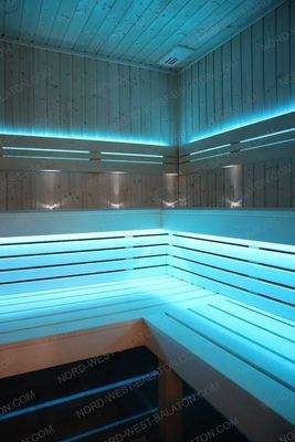 Finnische Sauna mit Sound- und Beleuchtungssystem