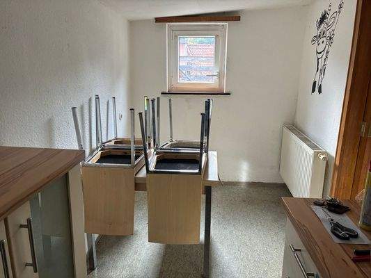 13. Küche mit Sitzbereich.jpeg