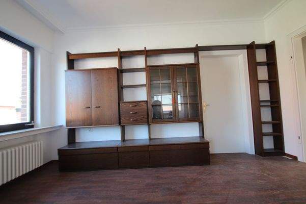 Esszimmer mit Schrank