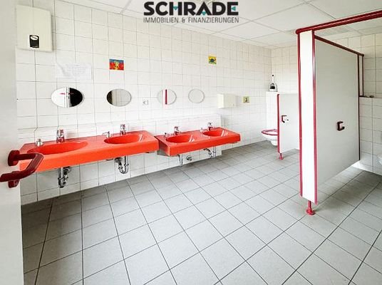 ...auch mit Sanitär ausgestattet