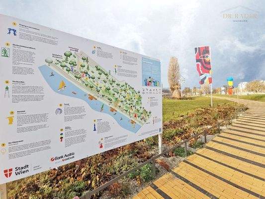 Orientierungstafel im Park