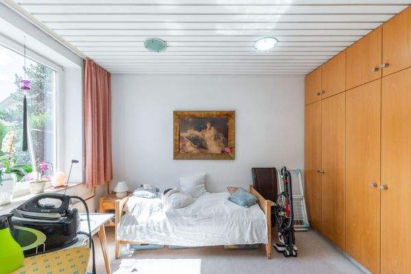 Kinderzimmer, Büro (EG)