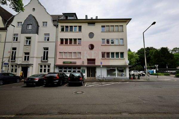 Straßenansicht Gebäude