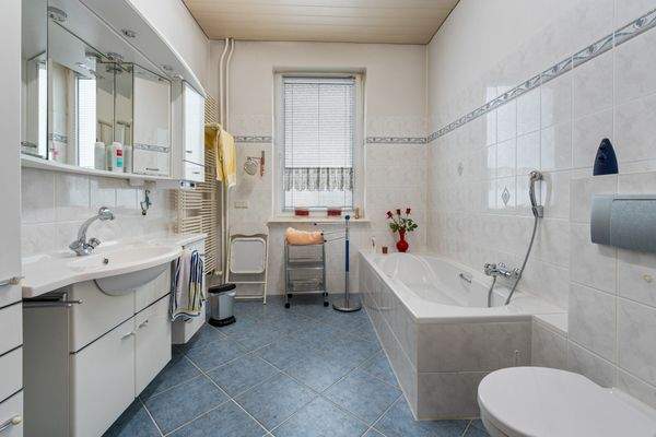 Badezimmer im Hochparterre