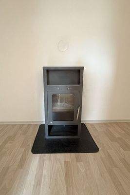 Holzofen im Flur (DG)