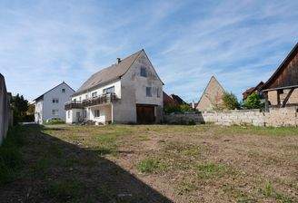 Mehrfamilienhaus von Gartenseite 