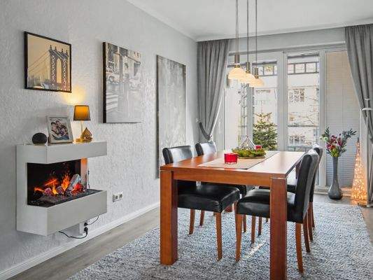 Esszimmer mit Balkon