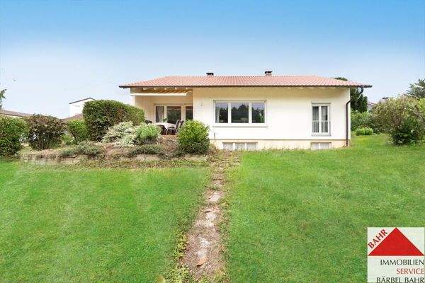 Hausansicht von Garten