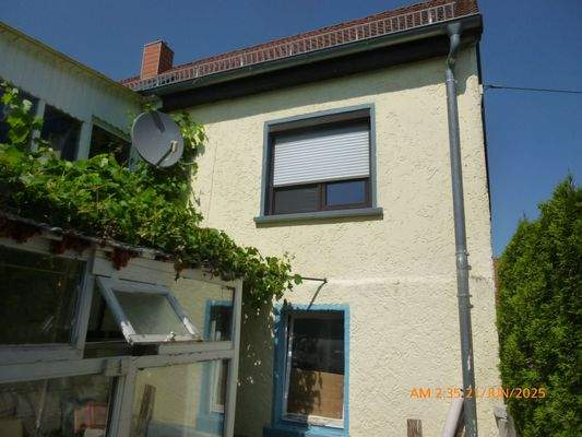 Seitliche   Hausansicht