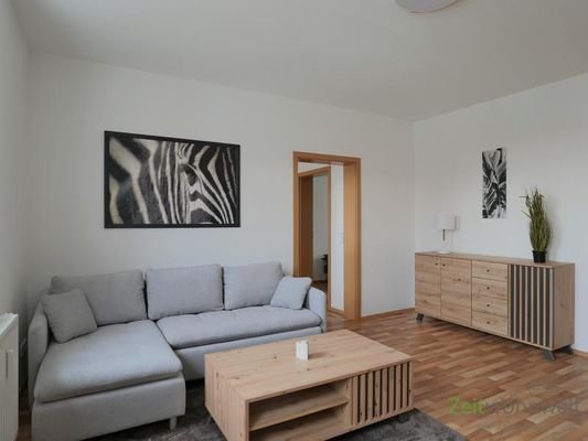 Sofa und Sideboard