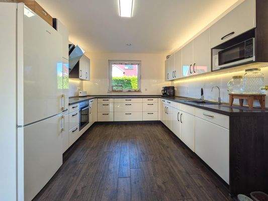 Hochwertige Einbauküche