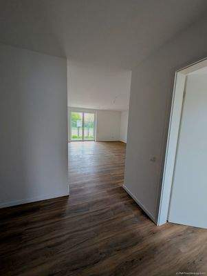 Wohnung 2 - Diele zum Wohn- Essbereich