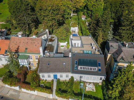 Luftaufnahme - Klein und Fein nach Außen - großzügige Flächen Innen