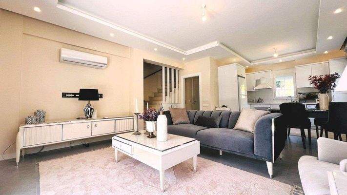 Wohnzimmer, Treppenaufgang