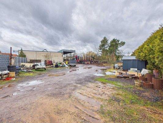 Großzügiges Baugrundstück mit Bestandsgebäude in Überherrn