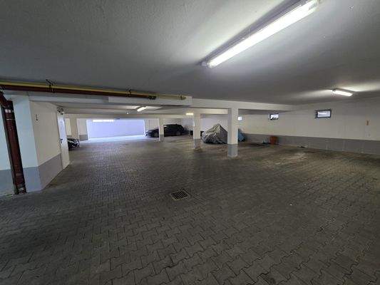 Tiefgaragenstellplatz