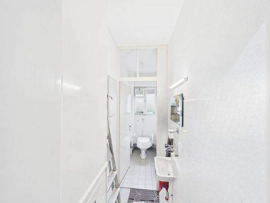 CAM02185G0-PR0107-STILL010