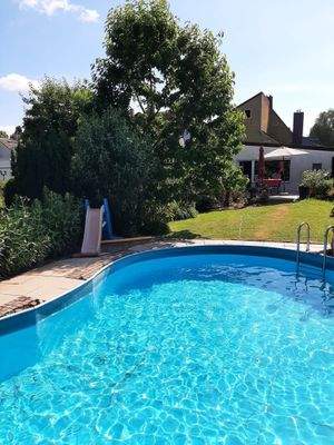 Pool / Terrasse im Sommer