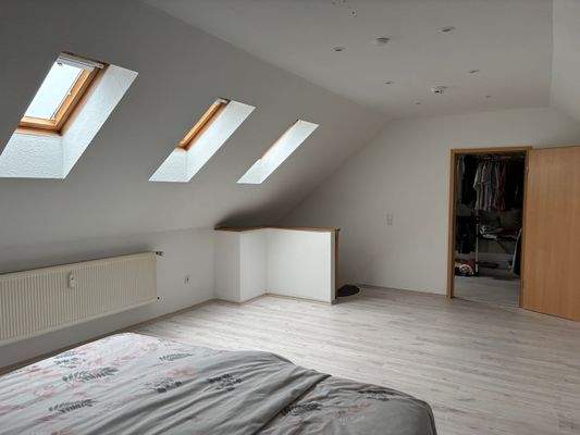 Schlafzimmer mit Ankleide