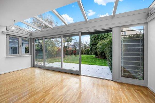 Wintergarten mit Dachjalousie