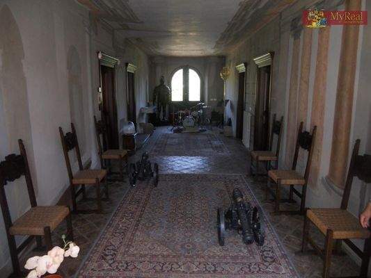 Eingangshalle mit Malereien