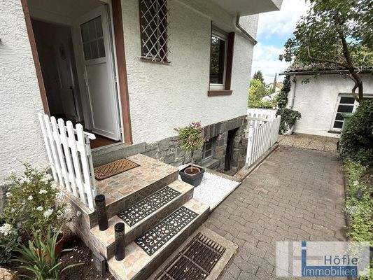 seitlicher Hauseingang