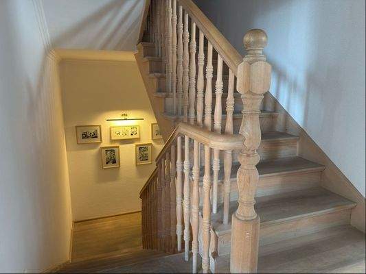 Flurbereich im Einfamilienhaus mit Abgang zum Wohnkeller